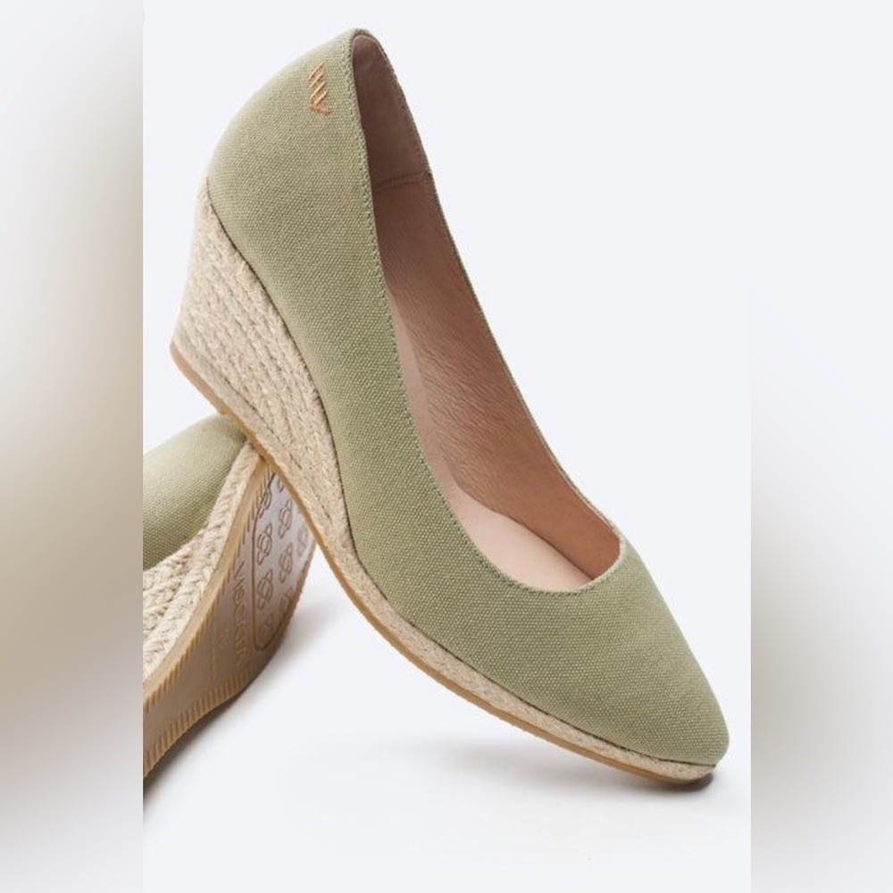 NWT Viscata Roses Canvas Wedge Pumps (U Cut) Sage Green Limited Edition EURO 36